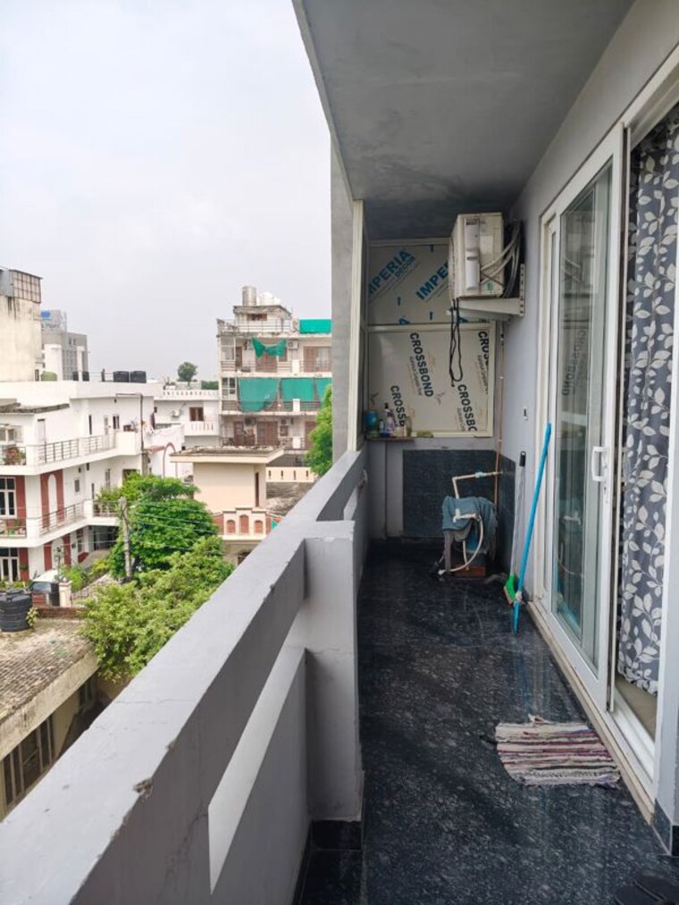 Balcony, parklands 3.5 Bedroom 250 Sq.Yd. Builder Floor In Sector 85 Faridabad 10665260