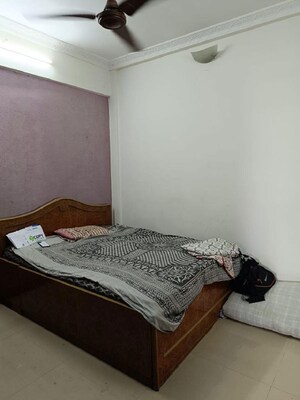 Bedroom in 1.5 BHK Apartment at Khar West – for Rent