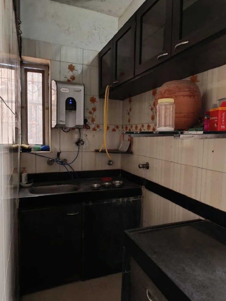 Kitchen, khar west 1.5 Bedroom 600 Sq.Ft. Apartment In Khar West Mumbai 10665268