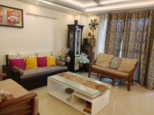 Team Area in 4 BHK Builder Floor at BPTP Park Central, Sector 85 – for Rent