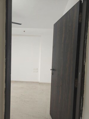 Room in 3 BHK Apartment at Dreamax Vega, Andheri East – for Sale