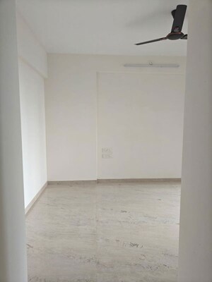 Room in 3 BHK Apartment at Dreamax Vega, Andheri East – for Sale