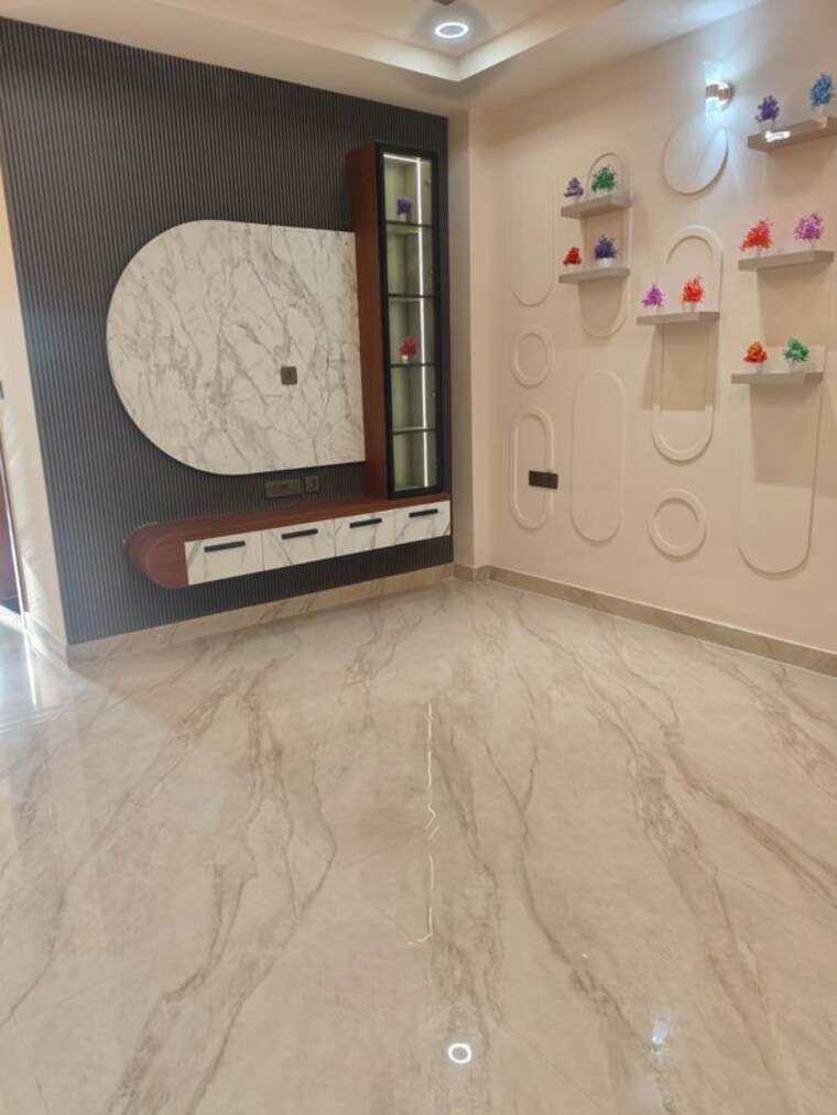 Room, bptp-park-central 4 Bedroom 350 Sq.Yd. Builder Floor In Sector 85 Faridabad 10642891