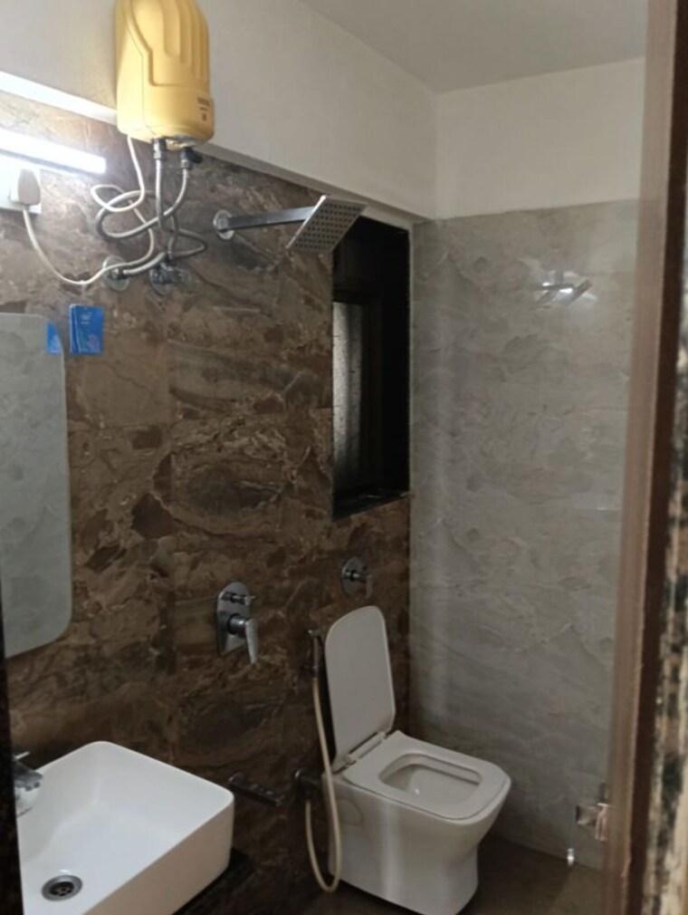 Bathroom, alag-ashtapad 2 Bedroom 655 Sq.Ft. Apartment In Ghatkopar East Mumbai 10665342