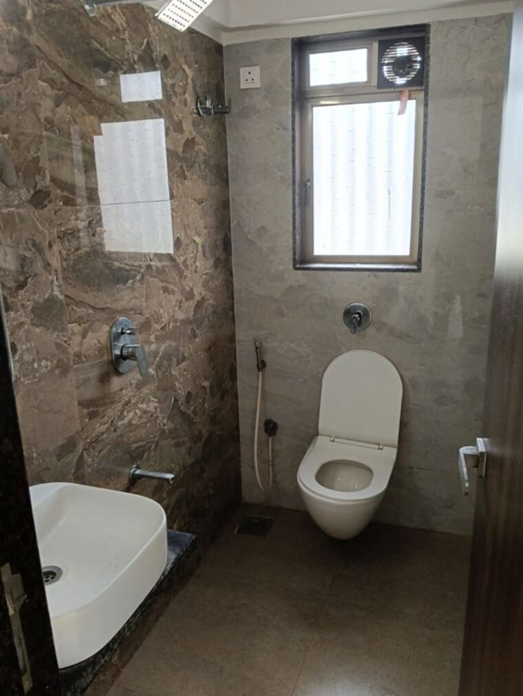 Bathroom, alag-ashtapad 2 Bedroom 655 Sq.Ft. Apartment In Ghatkopar East Mumbai 10665342