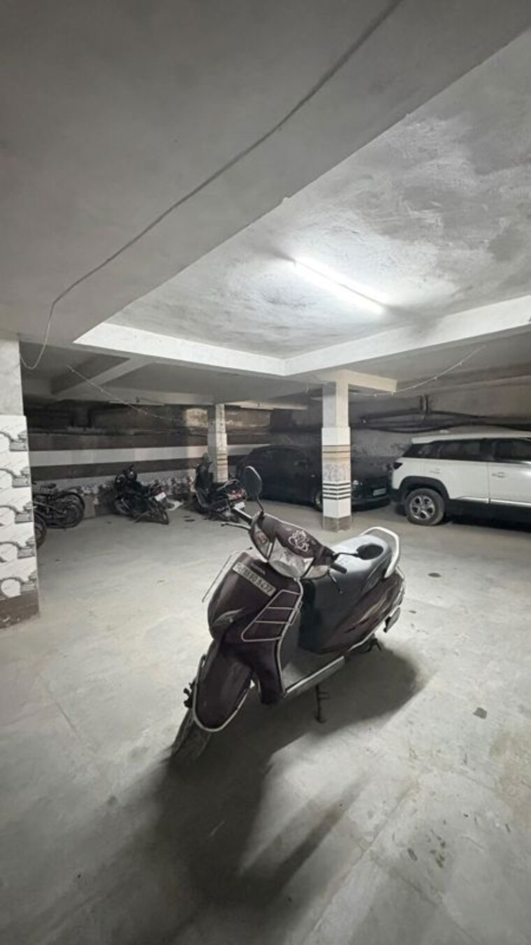  Parking, vaishali sector 4 2 Bedroom 900 Sq.Ft. Builder Floor In Vaishali Sector 4 Ghaziabad 10665344