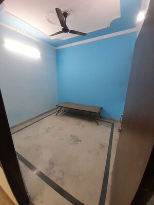 Room in 2 BHK Apartment at Chattarpur – for Rent