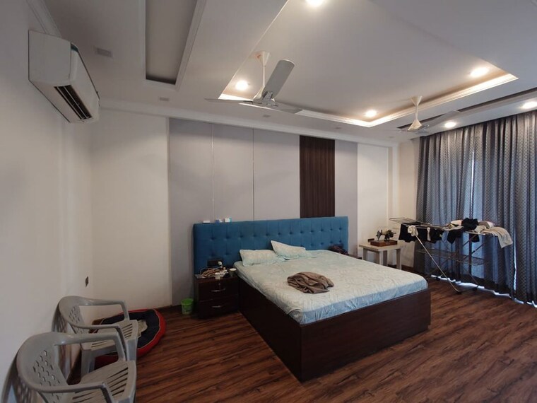 Bedroom, bptp-park-central 4 Bedroom 250 Sq.Ft. Builder Floor In Sector 85 Faridabad 10665348