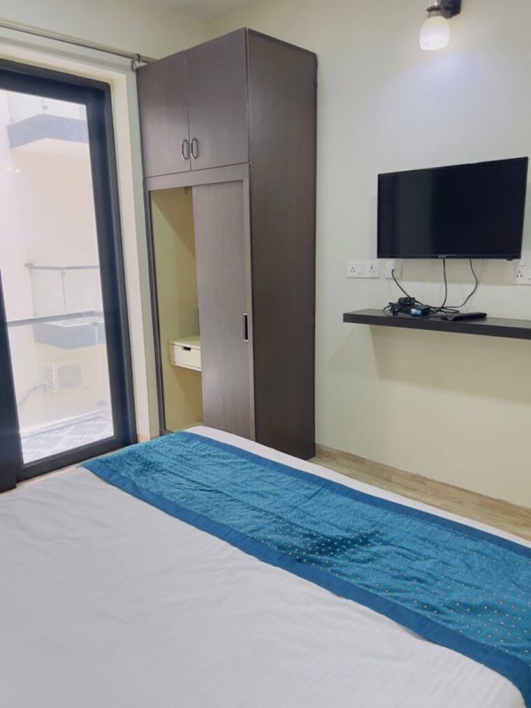 Room, vasant kunj 3 Bedroom 1100 Sq.Ft. Apartment In Vasant Kunj Delhi 10665379