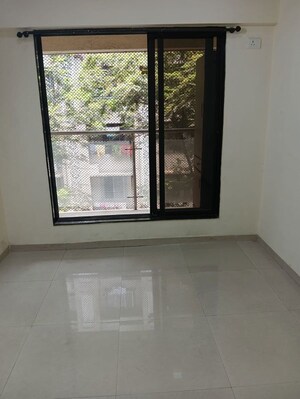 Room in 2 BHK Apartment at Sheth Ankur, Ghatkopar East – for Rent