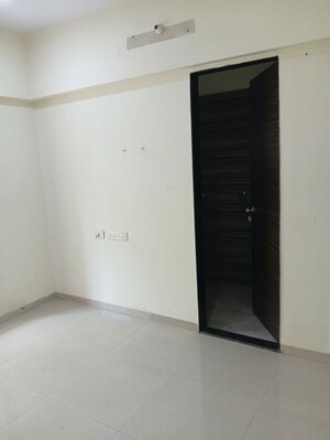 Room in 2 BHK Apartment at Sheth Ankur, Ghatkopar East – for Rent