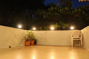 Room in 4 BHK Apartment at Pooja Apartments Wadala, Wadala – for Rent