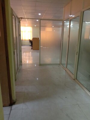 Room in  Warehouse at Sector 63a – for Rent