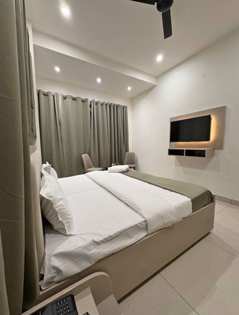Bedroom, rajouri garden 3 Bedroom 150 Sq.Yd. Builder Floor In Rajouri Garden Delhi 10665391