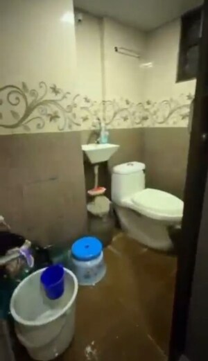 Team Area in 1 RK Apartment at Anand CHS Matunga, Matunga East – for Rent
