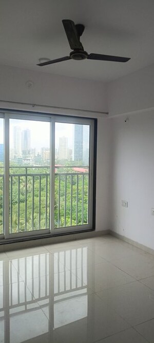 Room in 1 BHK Apartment at Asmi Shimmers, Goregaon East – for Rent