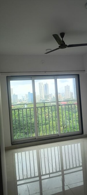 Room in 1 BHK Apartment at Asmi Shimmers, Goregaon East – for Rent