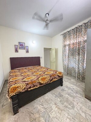 Bedroom in 2 BHK Independent House at Sector 48 – for Rent