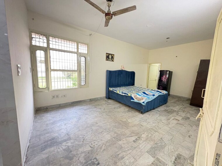 Room, sector 48 2 Bedroom 1200 Sq.Ft. Independent House In Sector 48 Chandigarh 10665425