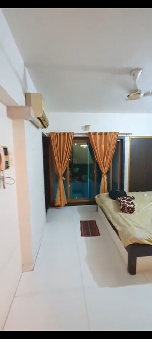 Team Area in 4 BHK Apartment at Manisha CHS Mulund, Mulund East – for Sale