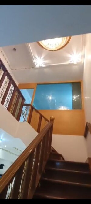 Furnished Amenities in 4 BHK Apartment at Manisha CHS Mulund, Mulund East – for Sale