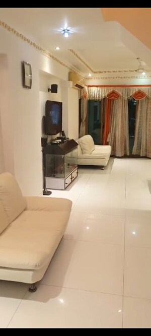 Living Room in 4 BHK Apartment at Manisha CHS Mulund, Mulund East – for Sale