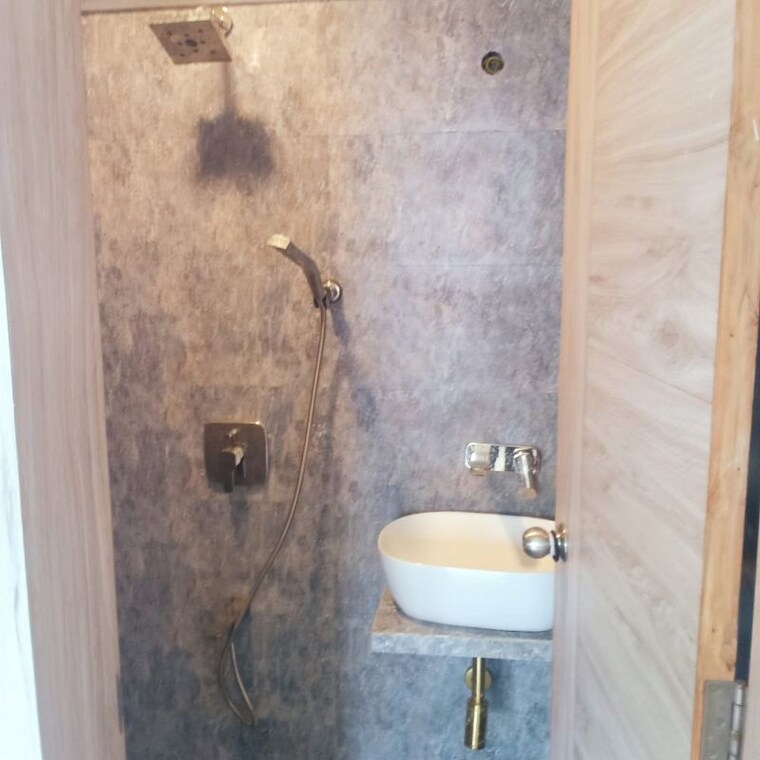 Bathroom, santacruz west 1 Bedroom 500 Sq.Ft. Apartment In Santacruz West Mumbai 10665517