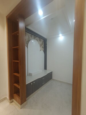 Furnished Amenities in 4 BHK Builder Floor at Sector 10 – for Sale