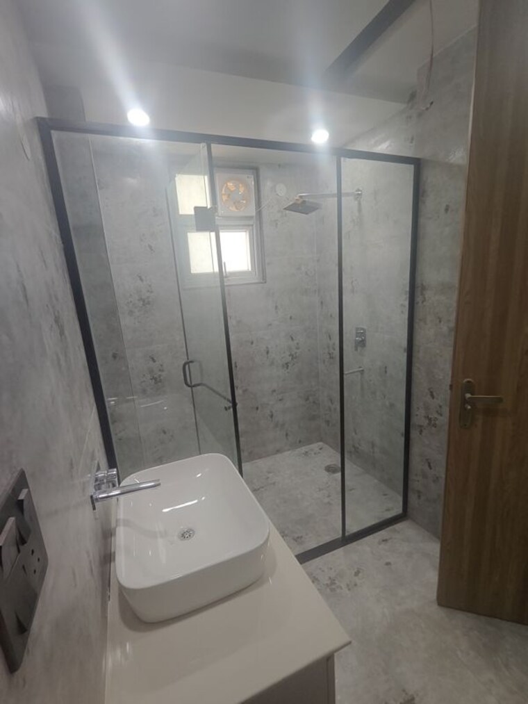 Bathroom, sector 10 4 Bedroom 500 Sq.Yd. Builder Floor In Sector 10 Faridabad 10438126