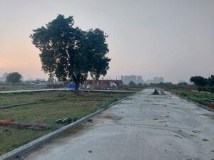 Plot Area in 2 BHK Apartment at Lodha Amara, Kolshet Road – for Rent