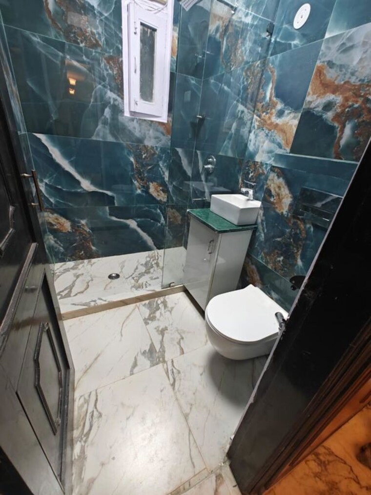 Team Area, kalkaji 3 Bedroom 150 Sq.Yd. Builder Floor In Kalkaji Delhi 10665564