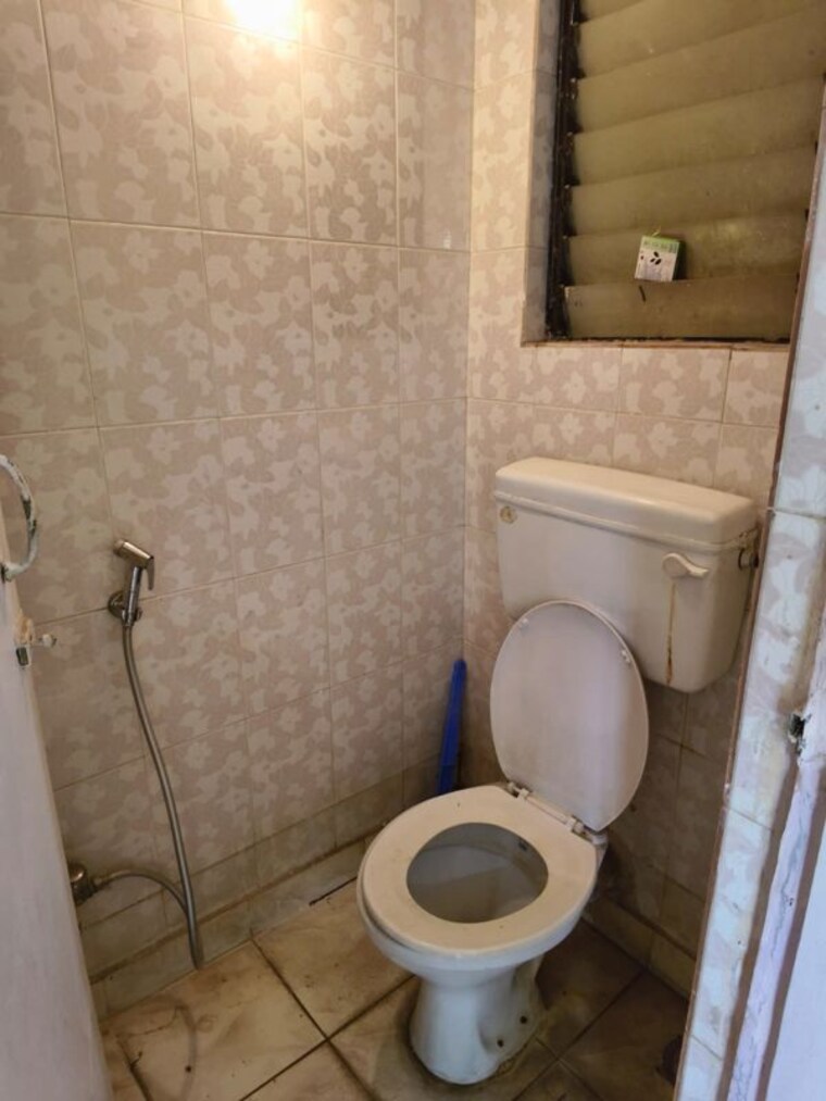 Bathroom, green-hills 1 Bedroom 525 Sq.Ft. Apartment In Kandivali East Mumbai 10665568