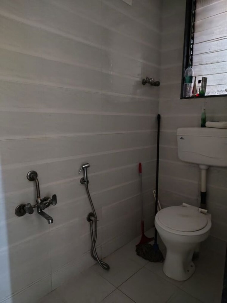 Bathroom, kamana-chs 1 RK 280 Sq.Ft. Apartment In Prabhadevi Mumbai 10665577