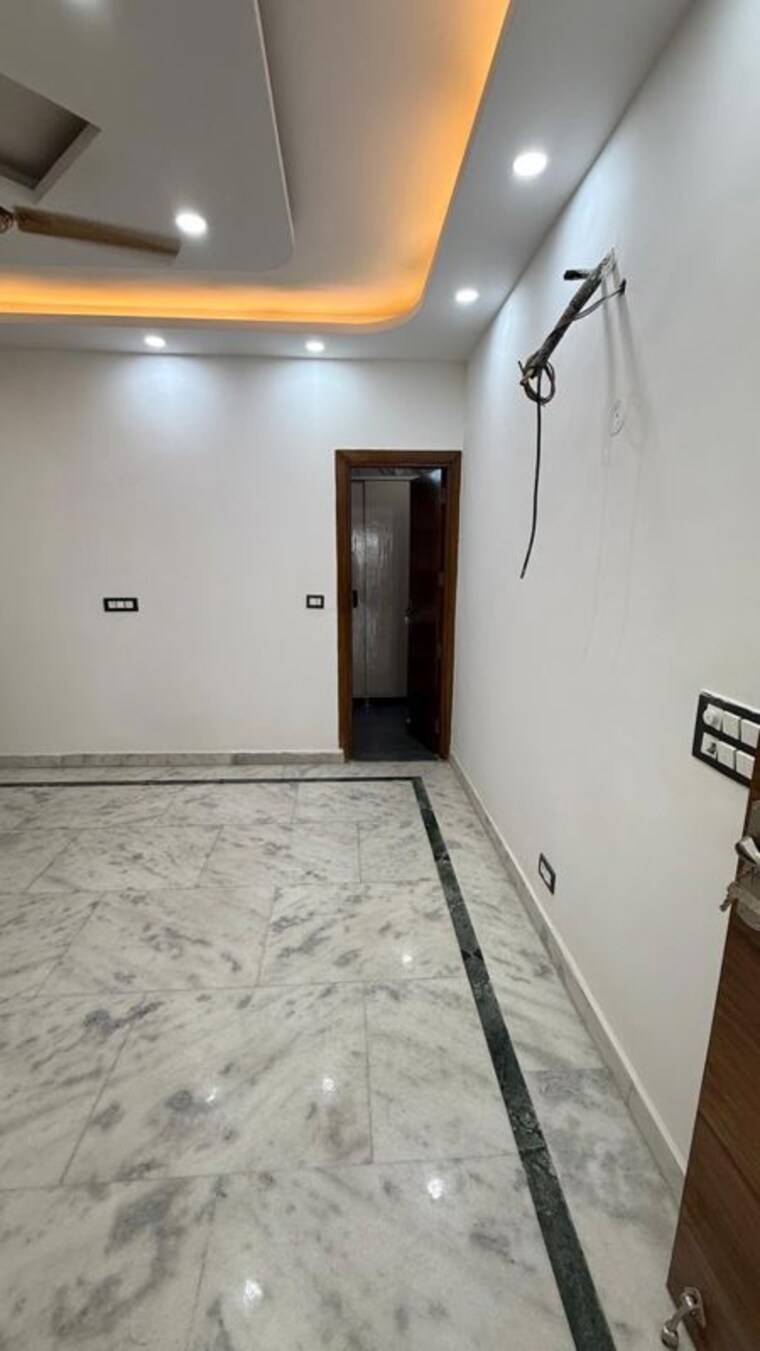 Room, kalkaji 3 Bedroom 175 Sq.Yd. Builder Floor In Kalkaji Delhi 10665585