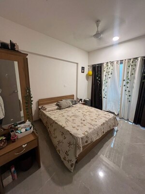 Bedroom in 2.5 BHK Apartment at Goregaon West – for Rent