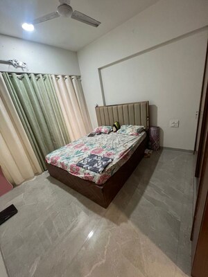 Bedroom in 2.5 BHK Apartment at Goregaon West – for Rent