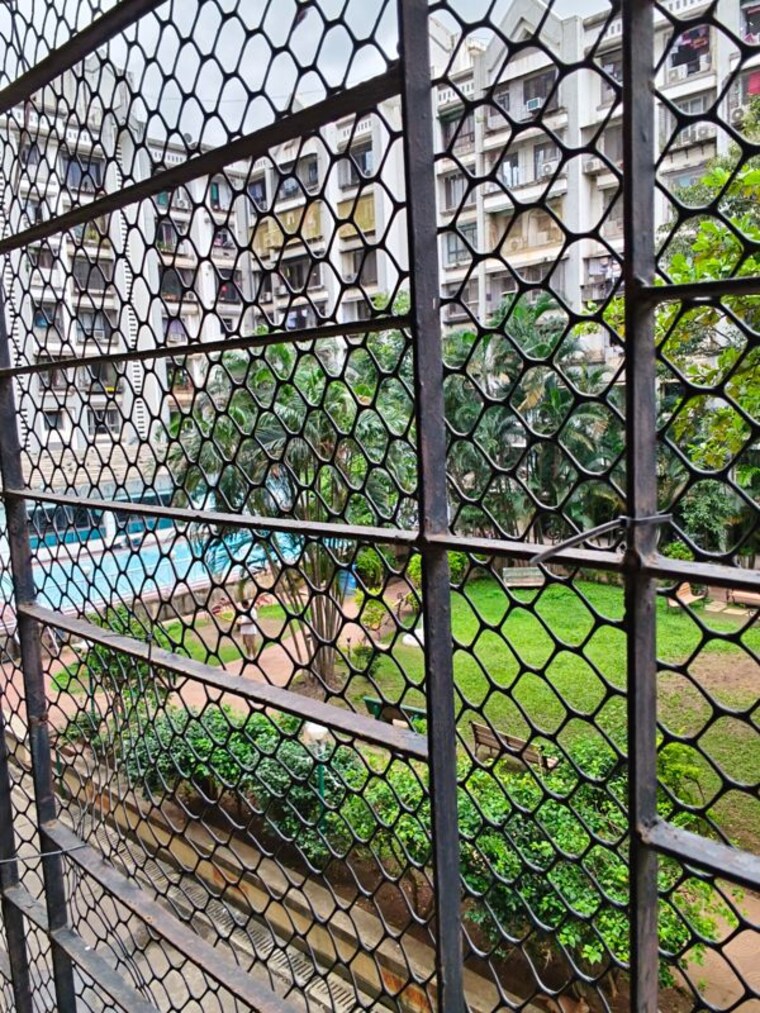 Balcony, lokhandwala 1 Bedroom 400 Sq.Ft. Apartment In Lokhandwala Mumbai 10665579