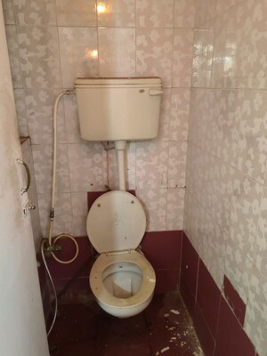 Bathroom in 1 BHK Apartment at Lokhandwala – for Rent