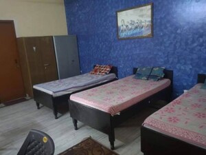 Room in  Pg at Sector 19 – for Rent