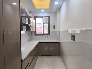 Kitchen in 3 BHK Builder Floor at BPTP District, Sector 81 – for Sale