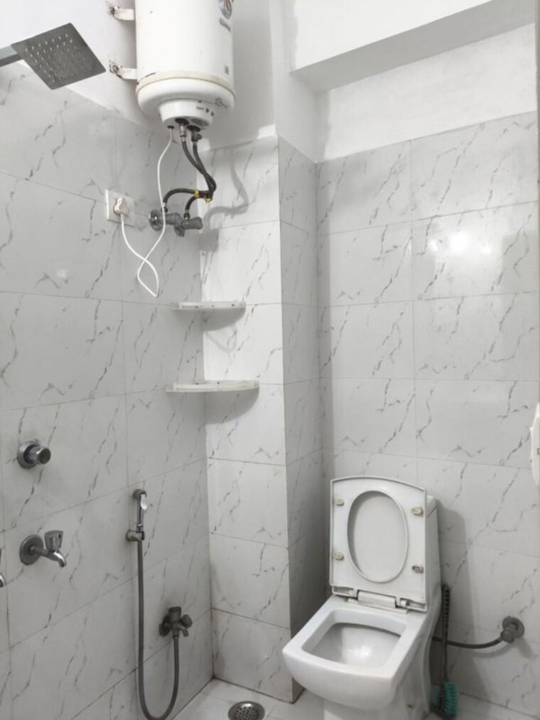 Bathroom, saket 1 Bedroom 450 Sq.Ft. Apartment In Saket Delhi 10665689
