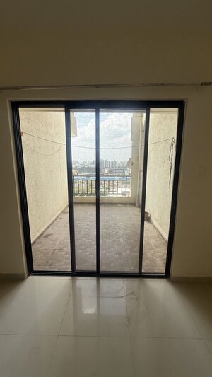 Room in 2 BHK Apartment at Majestique City, Wagholi – for Sale