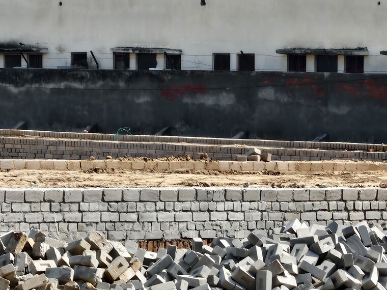 Exterior View, model town phase 2  100 Sq.Yd. Plot In Model Town Phase 2 Delhi 10665656