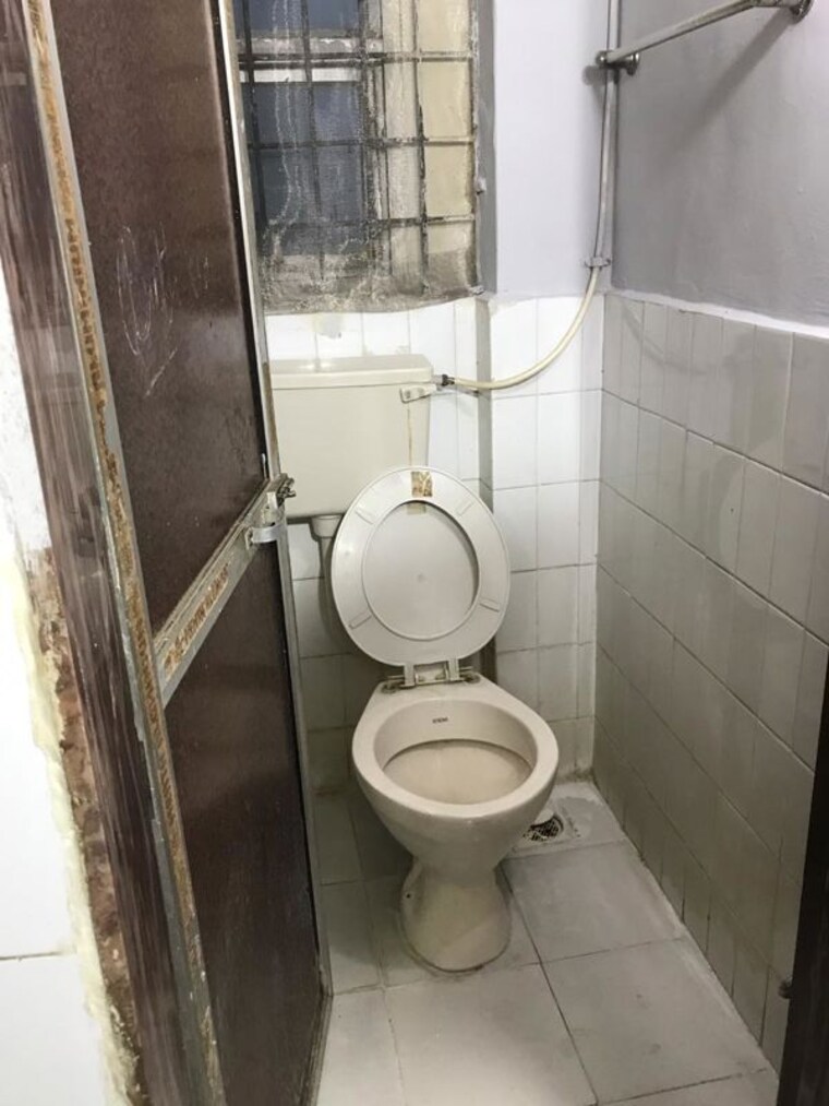 Bathroom, lok-sarita 1 Bedroom 675 Sq.Ft. Apartment In Andheri East Mumbai 10665729
