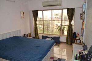 Bedroom in 2 BHK Apartment at Bandra West – for Rent