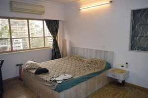 Bedroom in 2 BHK Apartment at Bandra West – for Rent