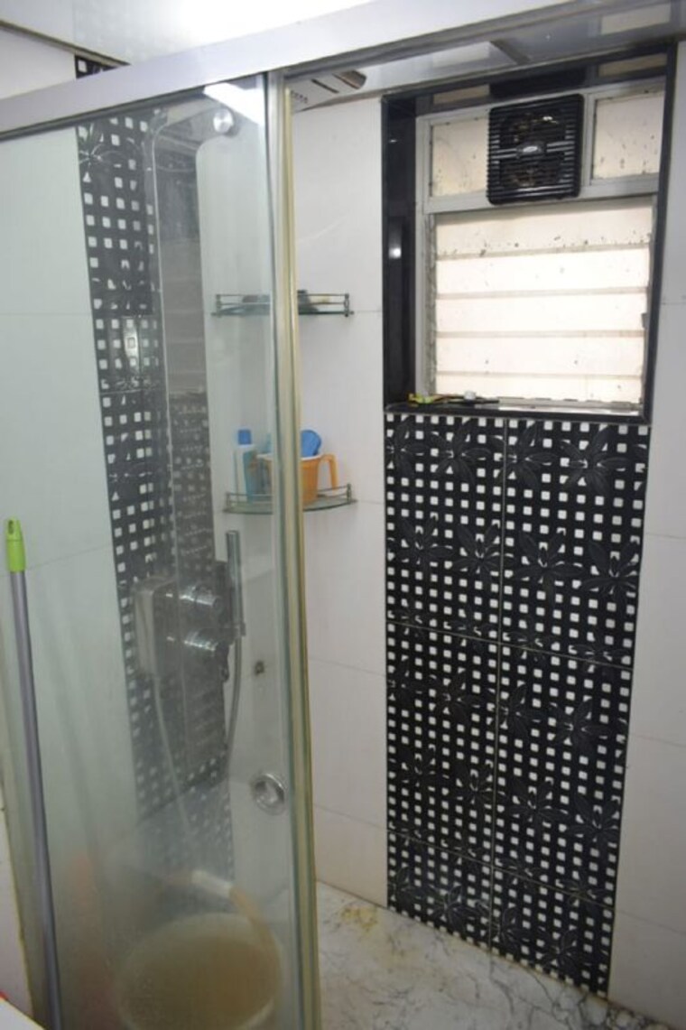 Bathroom, bandra west 2 Bedroom 700 Sq.Ft. Apartment In Bandra West Mumbai 10665544