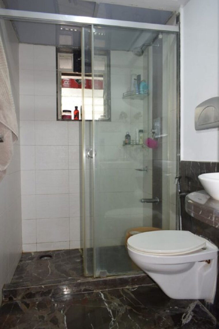 Bathroom, bandra west 2 Bedroom 700 Sq.Ft. Apartment In Bandra West Mumbai 10665544