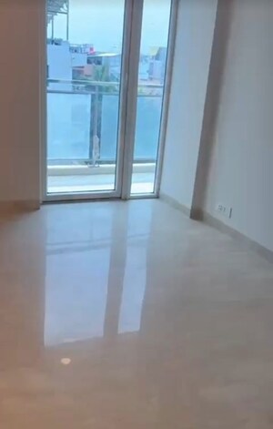 Room in 3 BHK Apartment at Ambience Creacions, Sector 22 – for Rent