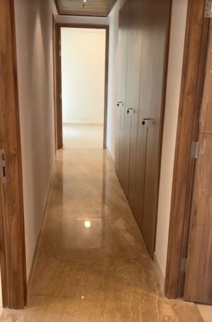 Furnished Amenities in 3 BHK Apartment at Ambience Creacions, Sector 22 – for Rent